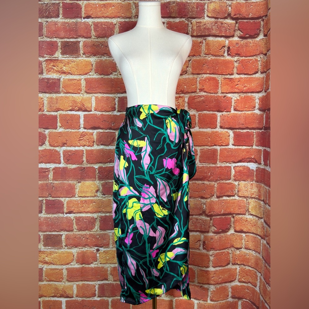 Vero‎ Moda Black Floral Sarong Wrap Size Small Hawaiian Tropical New